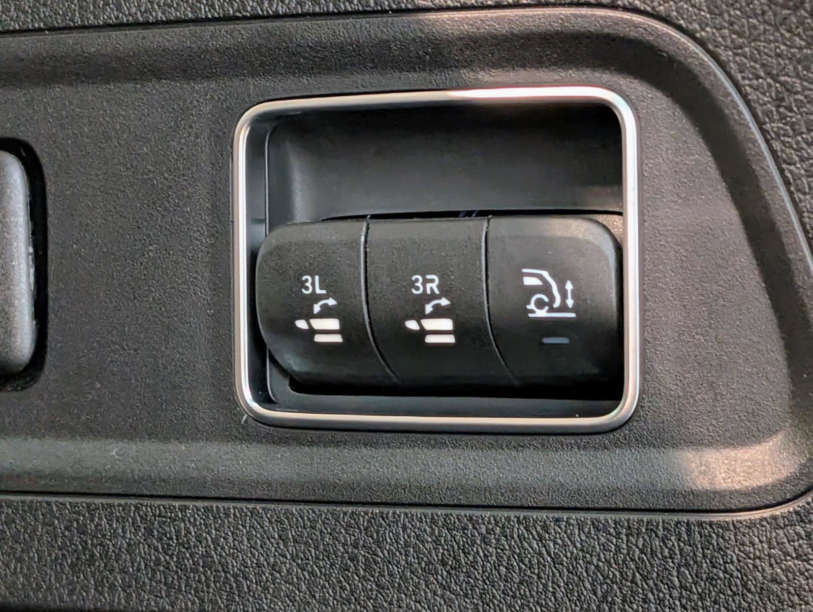 Used 2024 Mercedes-Benz GLS 450 4MATIC image 24