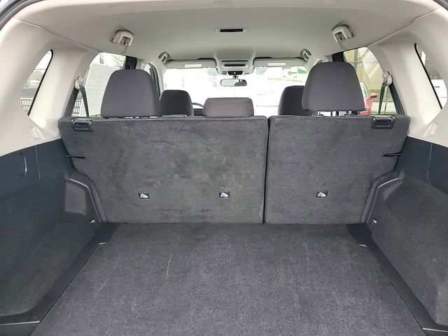 Used 2025 Nissan Rogue SV image 34