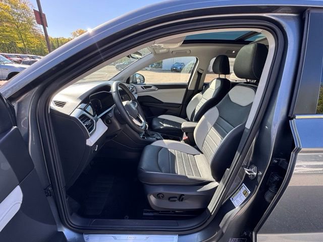 Certified 2025 Volkswagen Taos SEL w/ Black Wheel Plus Package AWD/4WD image 28