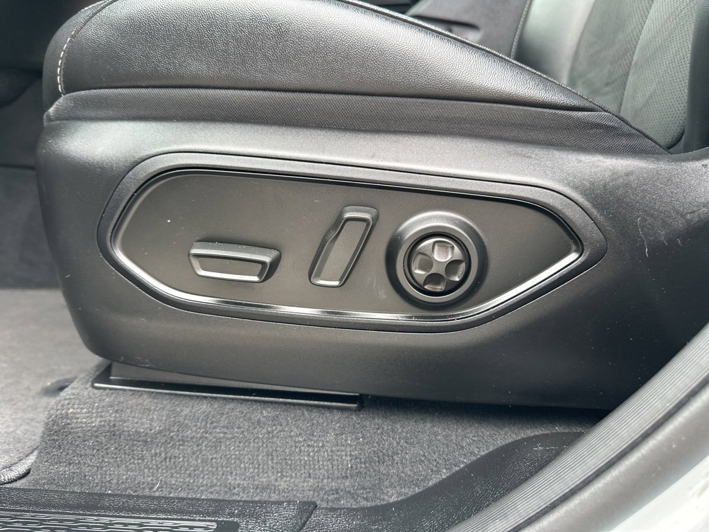 Used 2023 Jeep Grand Cherokee L Laredo image 15