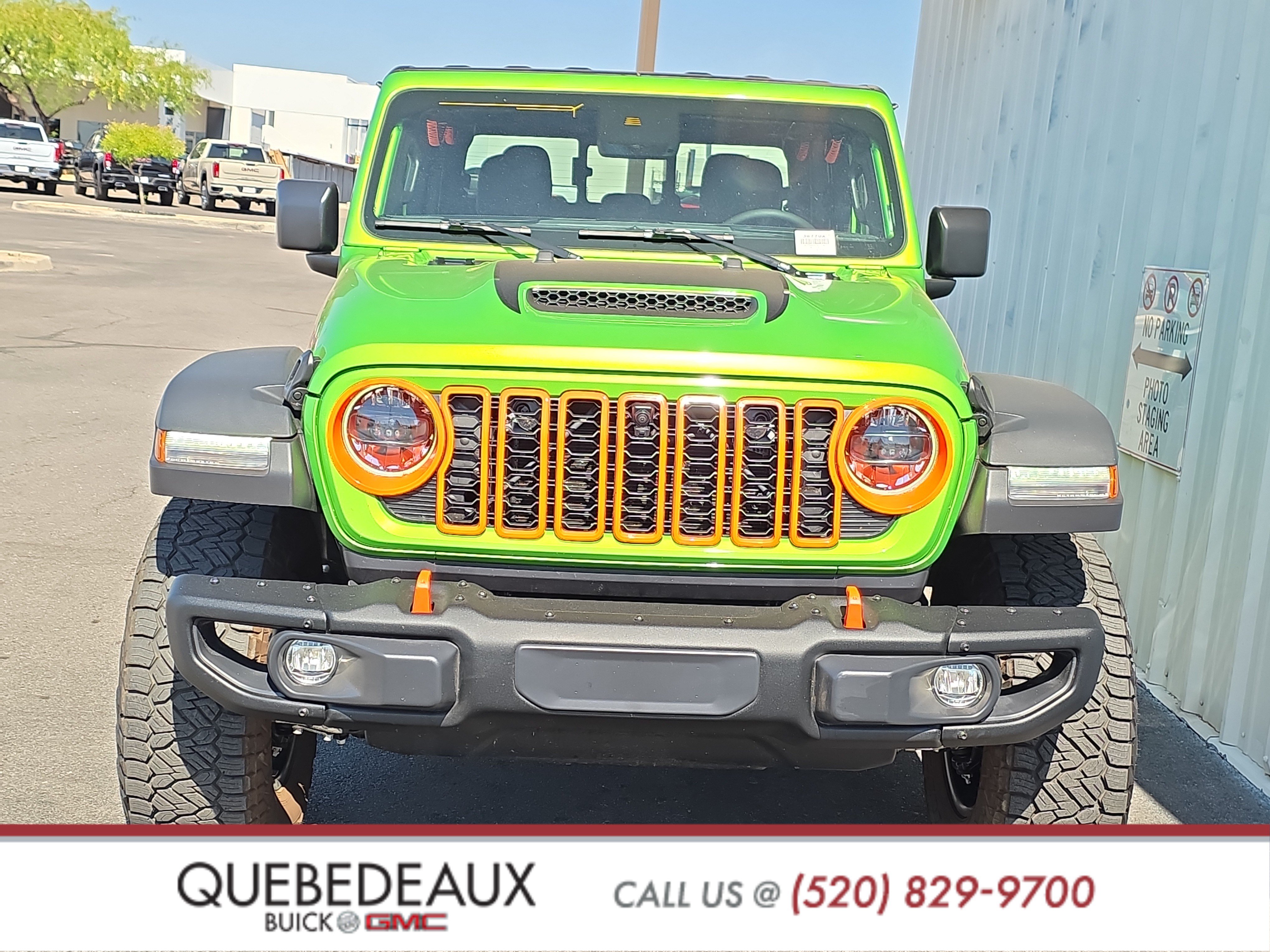 Used 2025 Jeep Gladiator Mojave w/ Steel Bumper Group AWD/4WD image 2