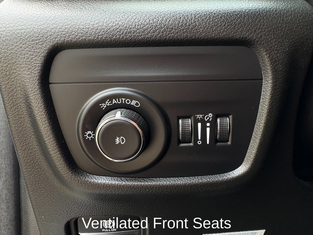 Used 2024 Jeep Grand Cherokee Limited w/ Luxury Tech Group II AWD/4WD image 18