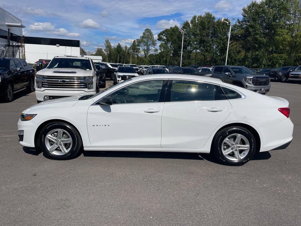Used 2023 Chevrolet Malibu LS image 2