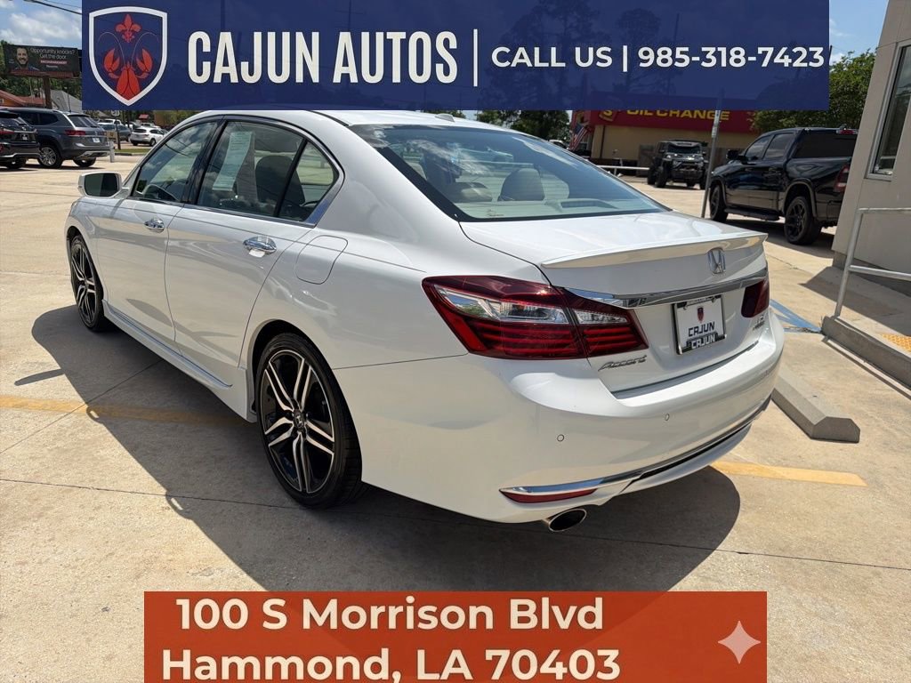 Used 2017 Honda Accord Touring image 7