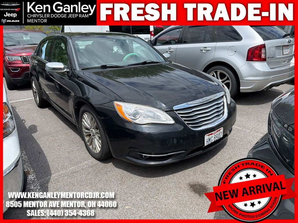 Used 2012 Chrysler 200 Limited FWD image 2