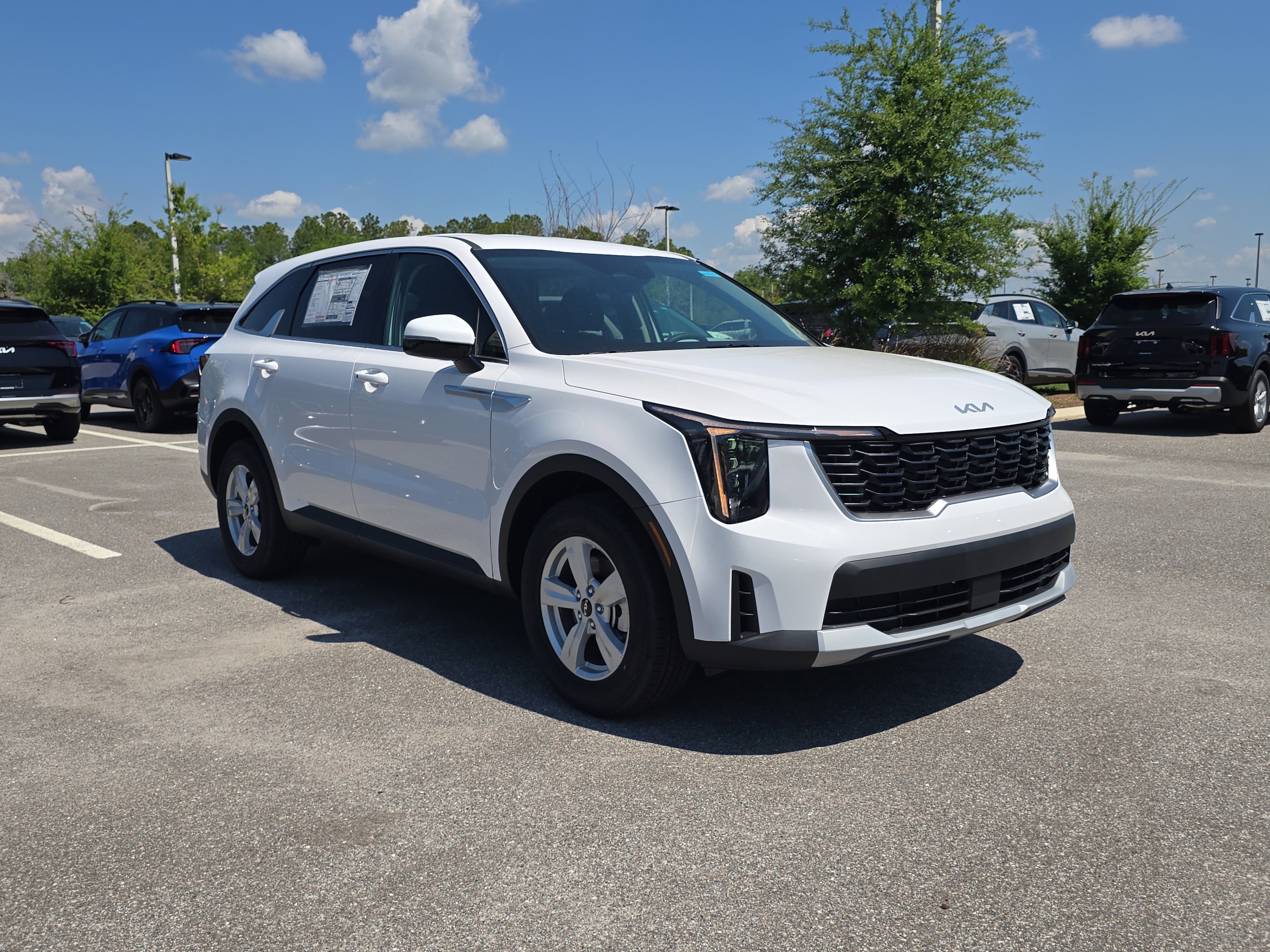 New 2026 Kia Sorento LX FWD image 2