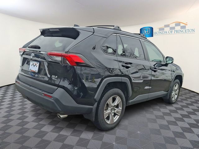 Used 2023 Toyota RAV4 XLE w/ Convenience Package image 6