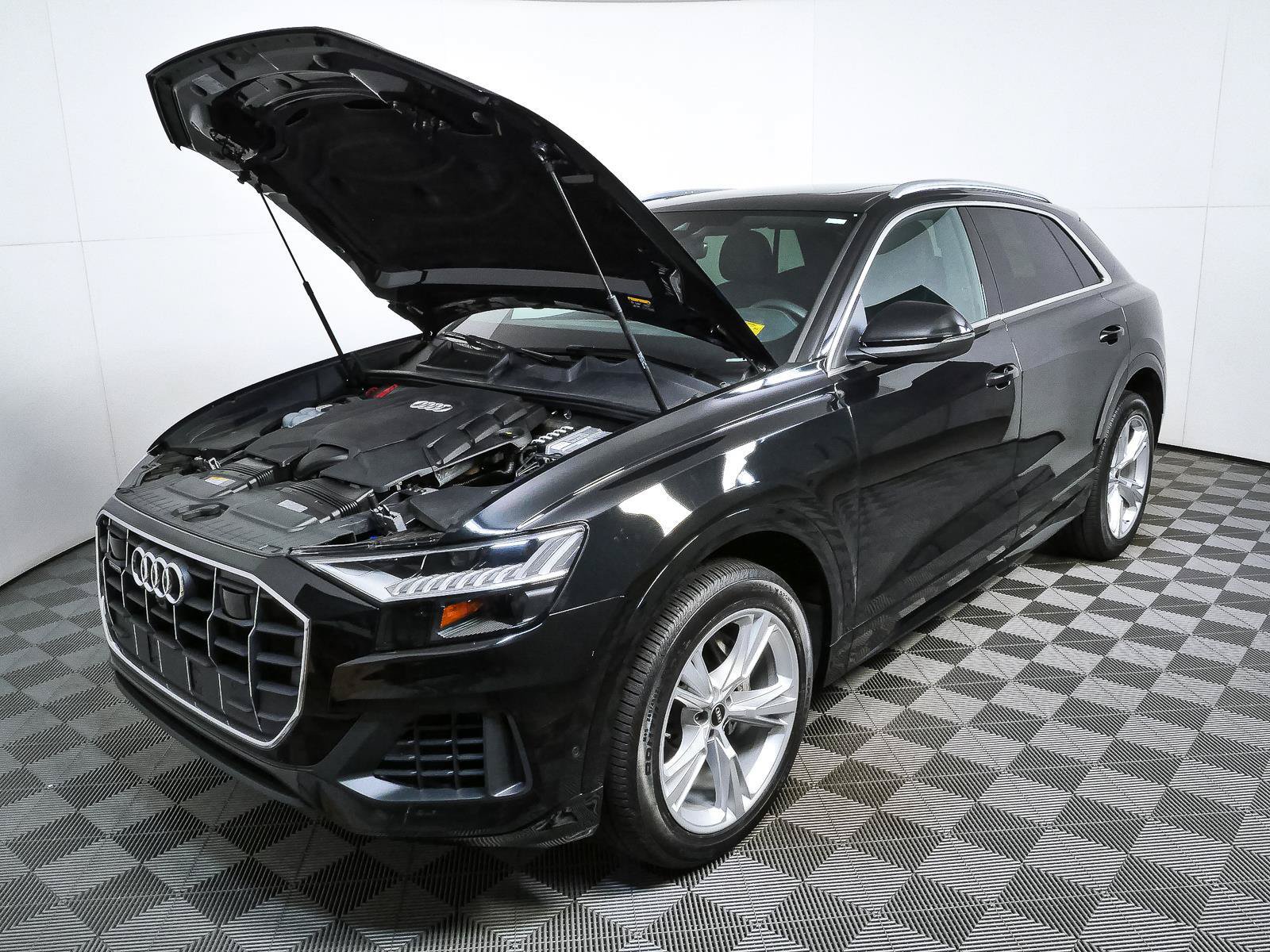 Used 2023 Audi Q8 Premium w/ Convenience Package AWD/4WD image 33