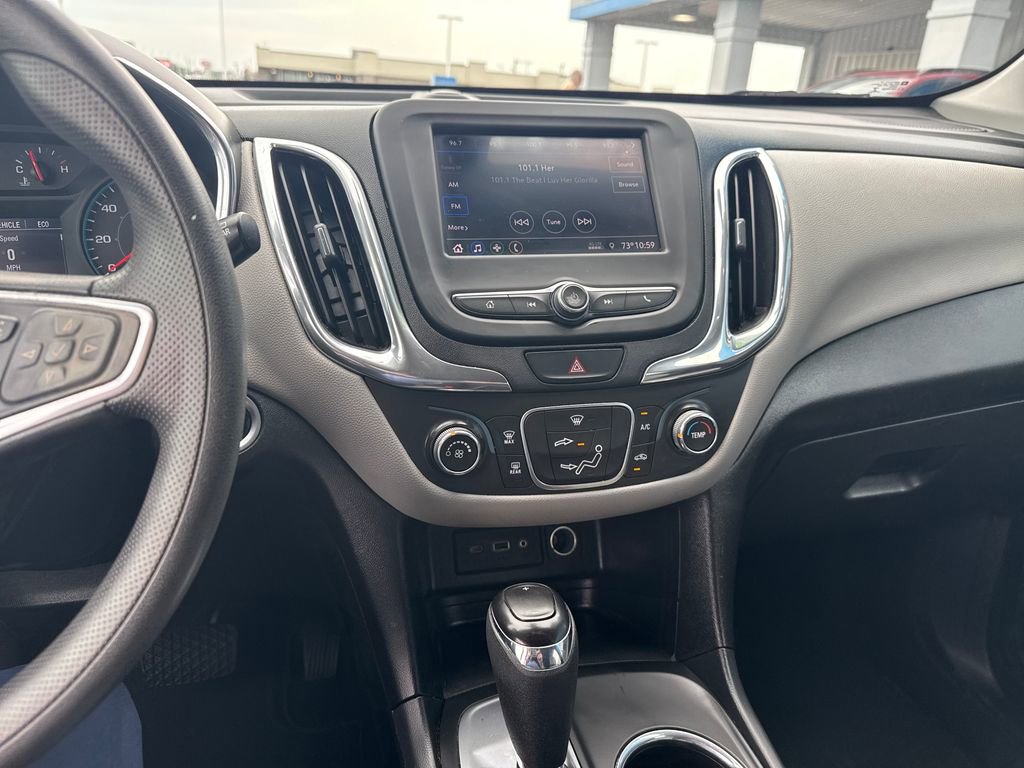 Used 2020 Chevrolet Equinox LS w/ LS Convenience Package FWD image 19