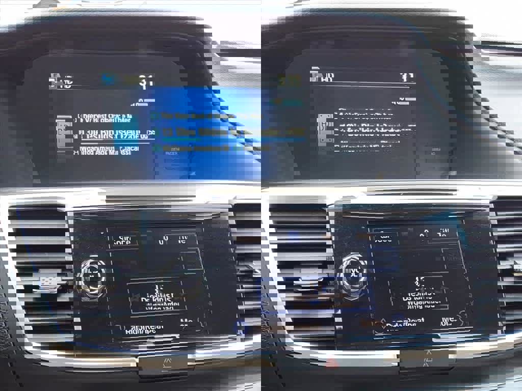 Used 2015 Honda Accord Touring image 11