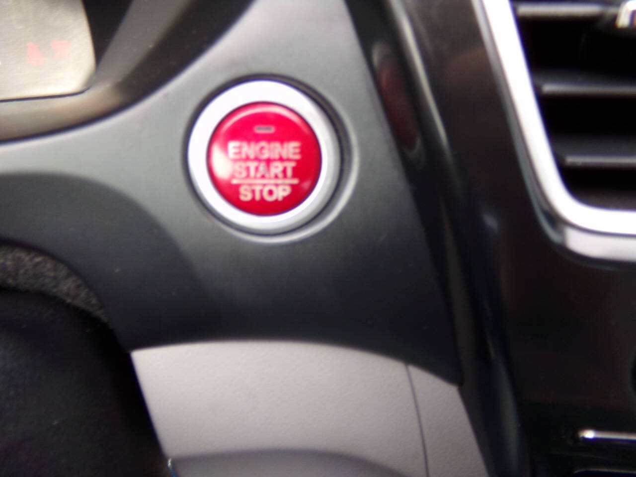 Used 2015 Honda Civic Hybrid Sedan image 21