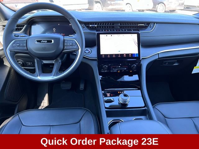 Used 2025 Jeep Grand Cherokee L Limited w/ Black Appearance Package AWD/4WD video 3