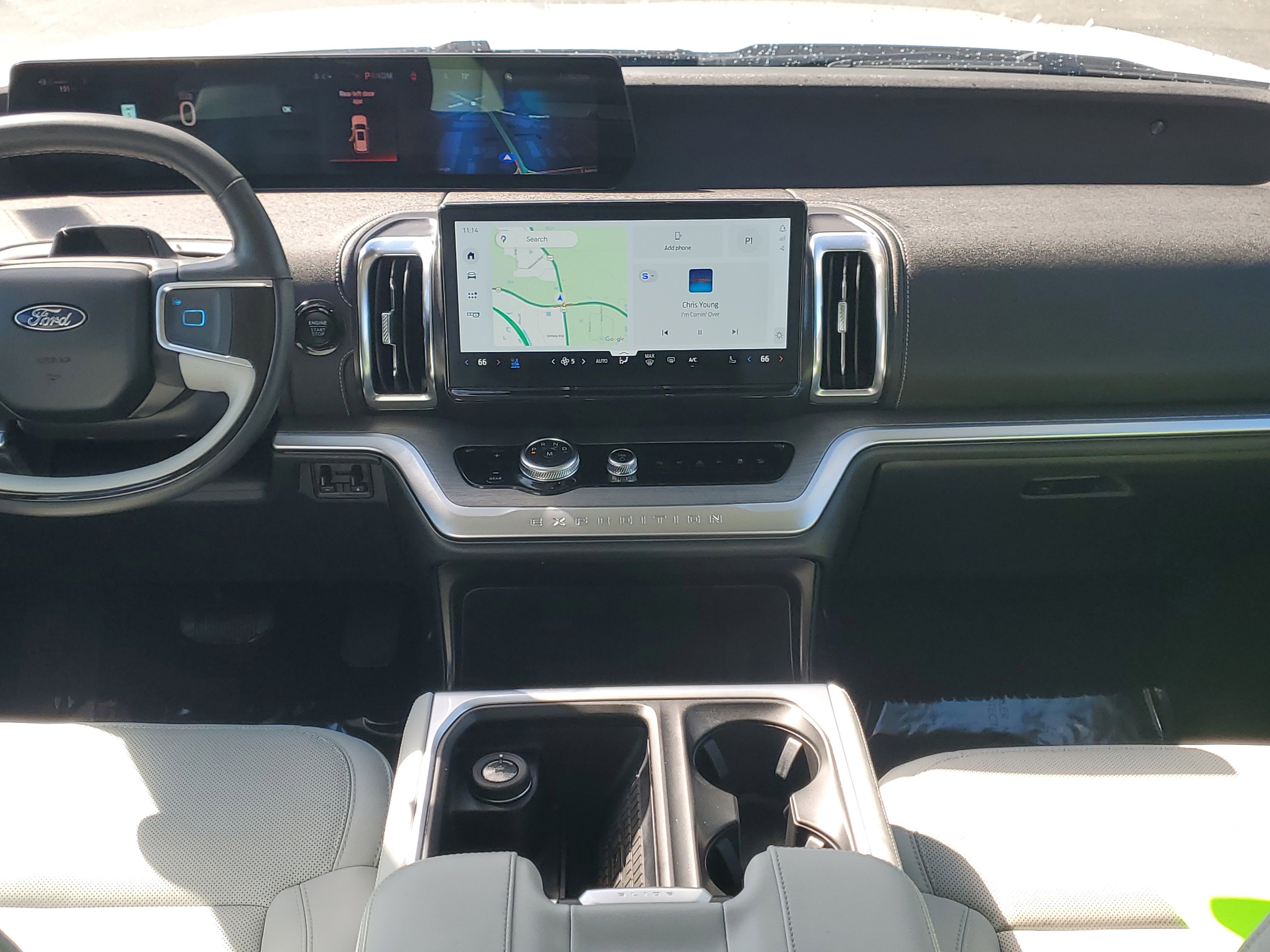 Certified 2025 Ford Expedition Platinum w/ Driver's Package image 16