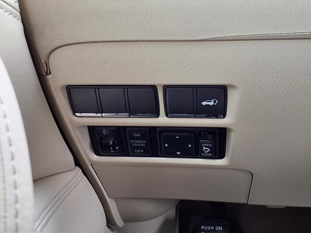 Used 2011 INFINITI QX56 4x2 Base 4dr SUV image 10