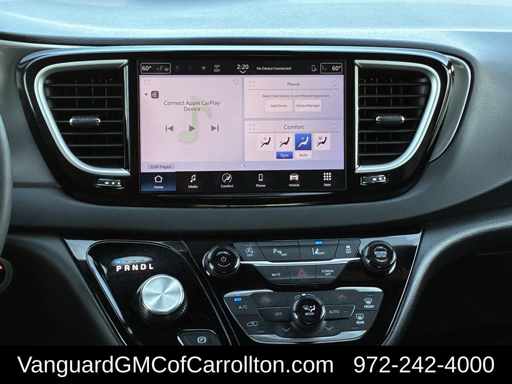 Used 2025 Chrysler Pacifica Select image 17