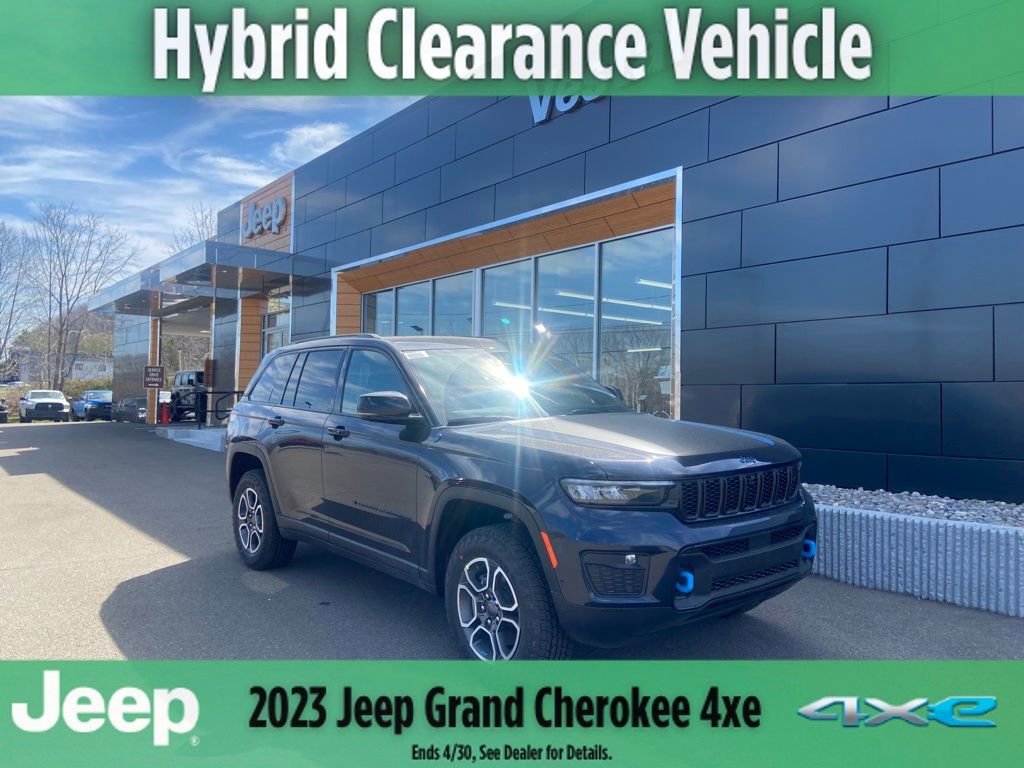 New 2023 Jeep Grand Cherokee Trailhawk w/ Advanced Protech Group II image 1