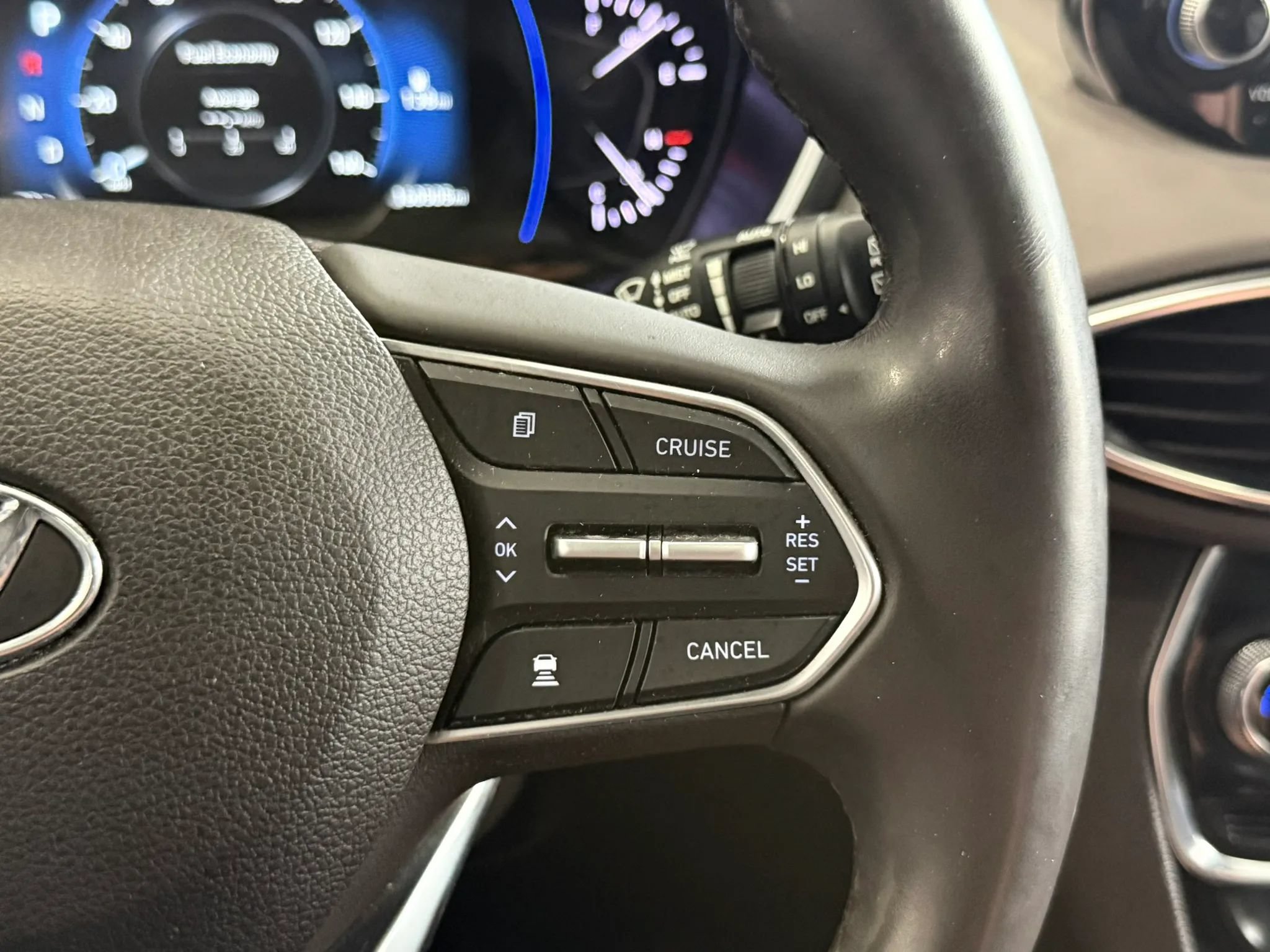Used 2019 Hyundai Santa Fe AWD w/ Cargo Package image 13