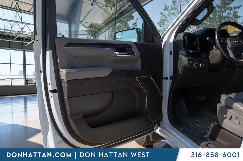 Used 2022 GMC Sierra 1500 SLT AWD/4WD image 14