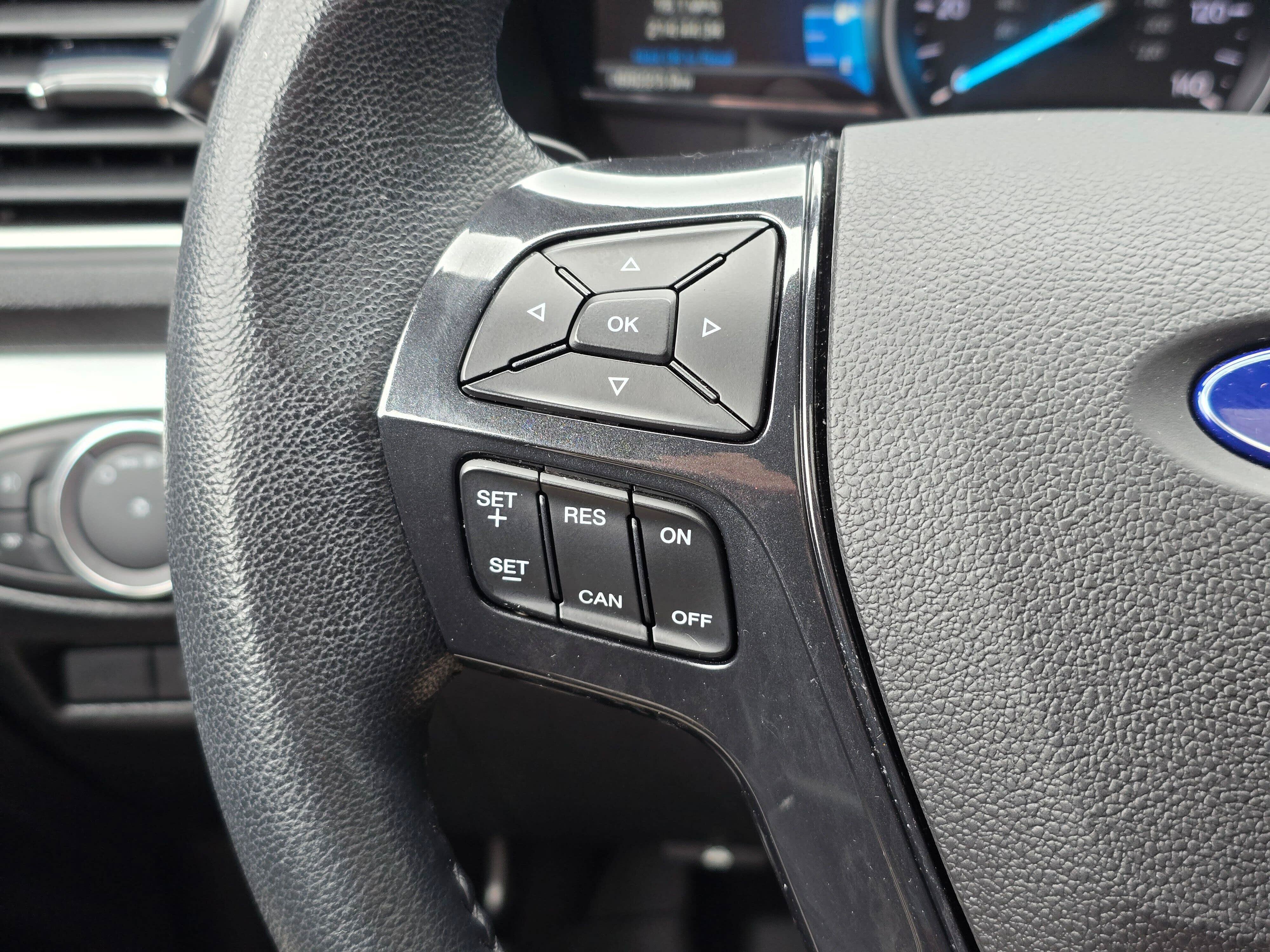 Used 2017 Ford Explorer XLT w/ Equipment Group 202A AWD/4WD image 30