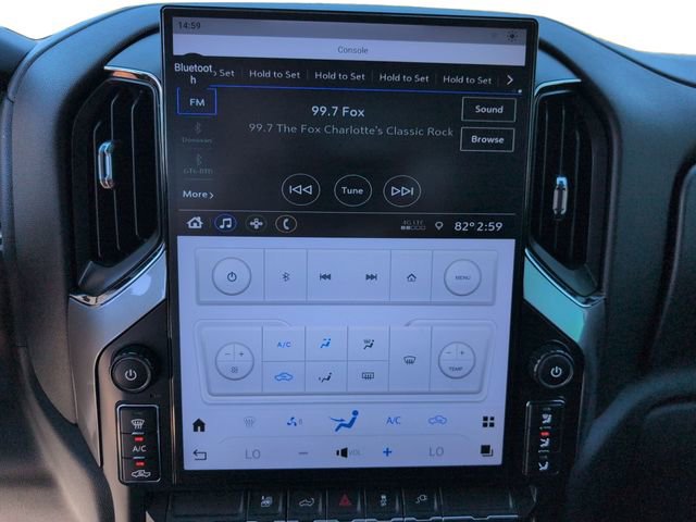 Used 2022 Chevrolet Silverado 2500 Custom w/ Custom Value Package image 15