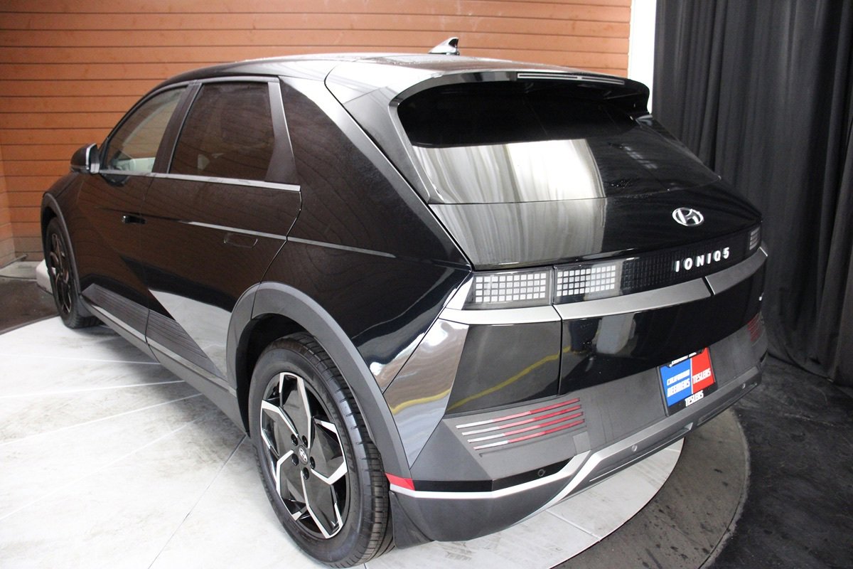 Used 2023 Hyundai Ioniq 5 SEL AWD/4WD image 10