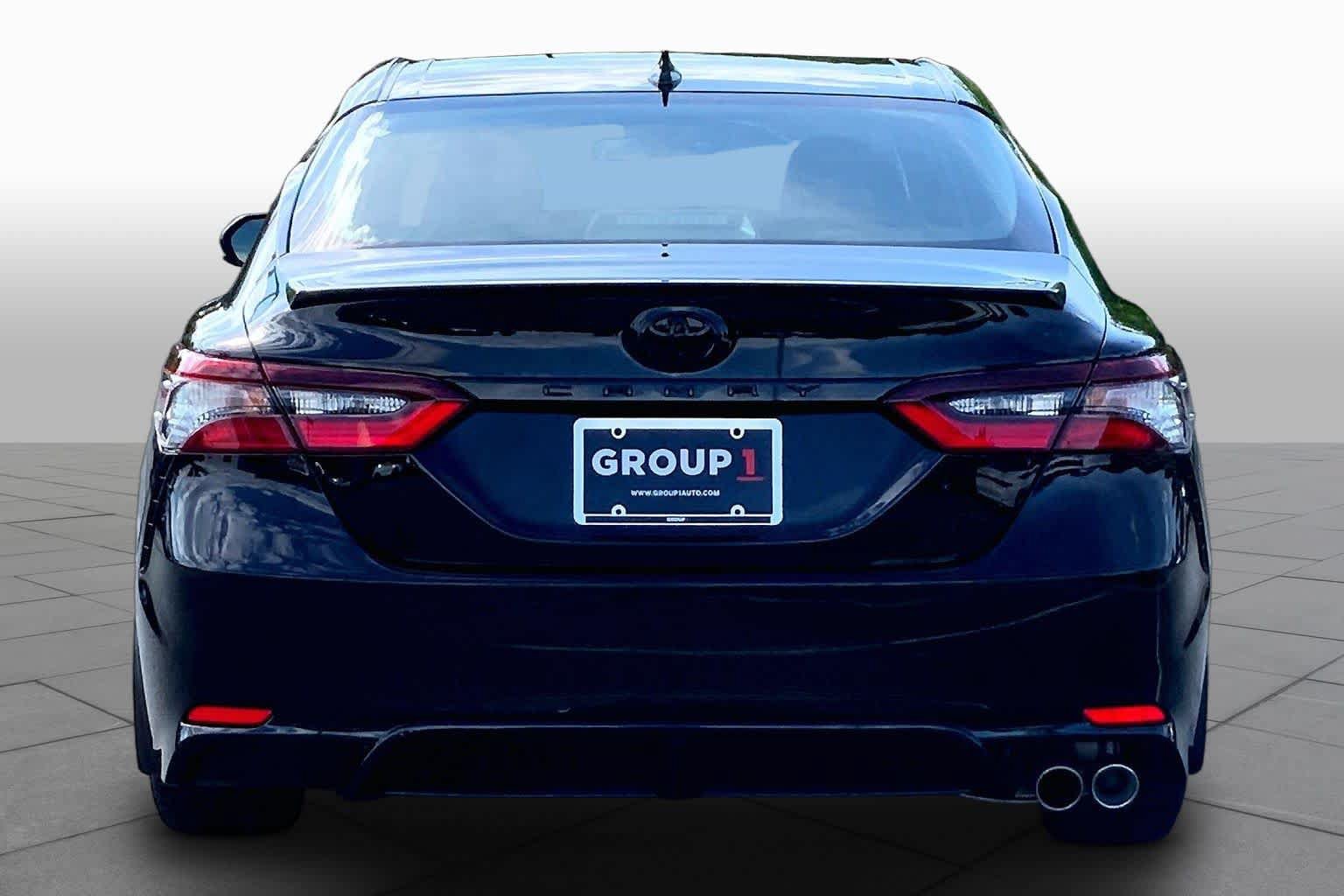 Used 2021 Toyota Camry SE AWD/4WD image 5