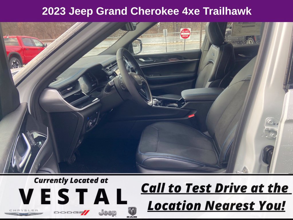 New 2023 Jeep Grand Cherokee Trailhawk AWD/4WD image 15