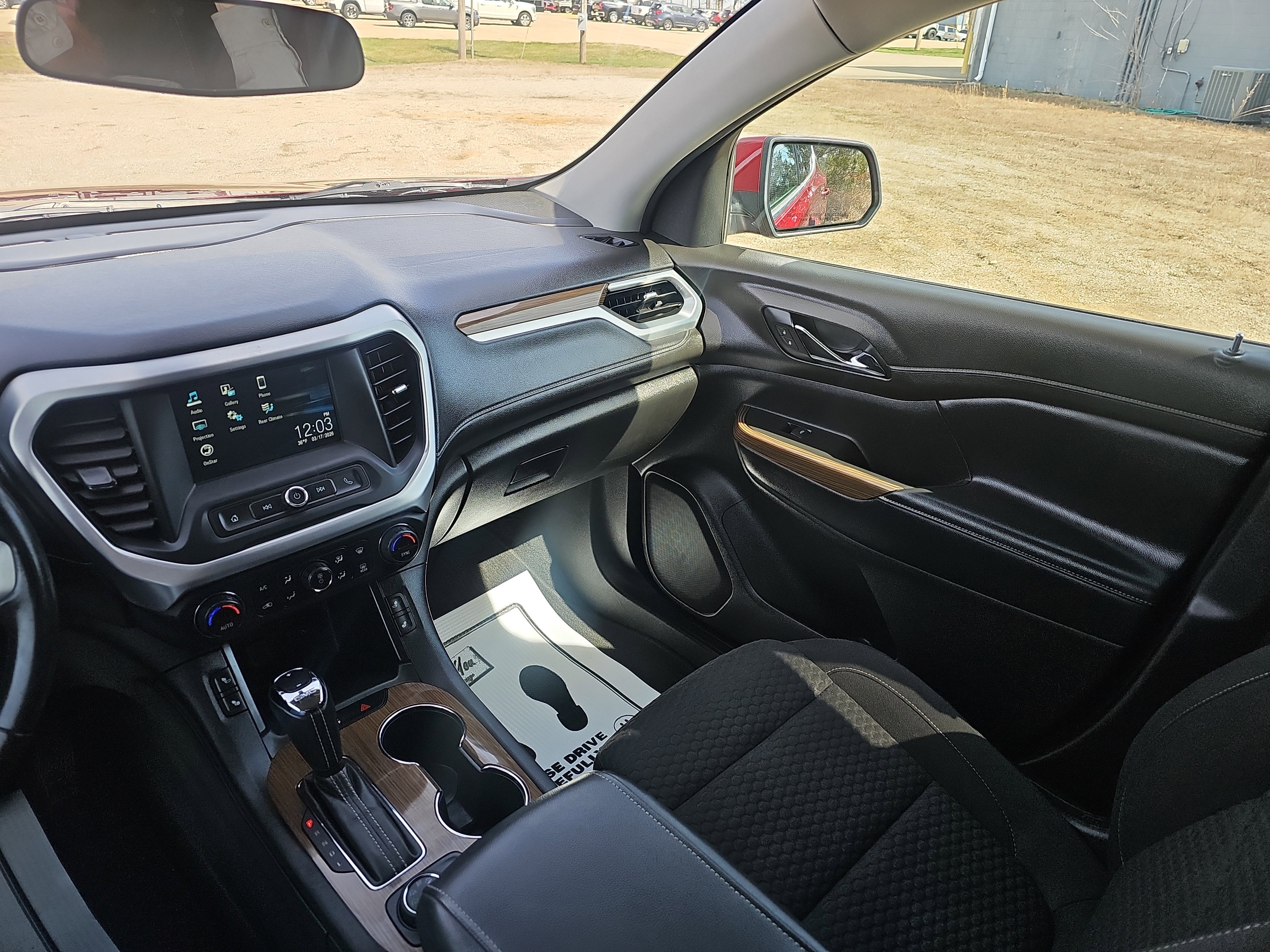 Used 2019 GMC Acadia SLE image 30