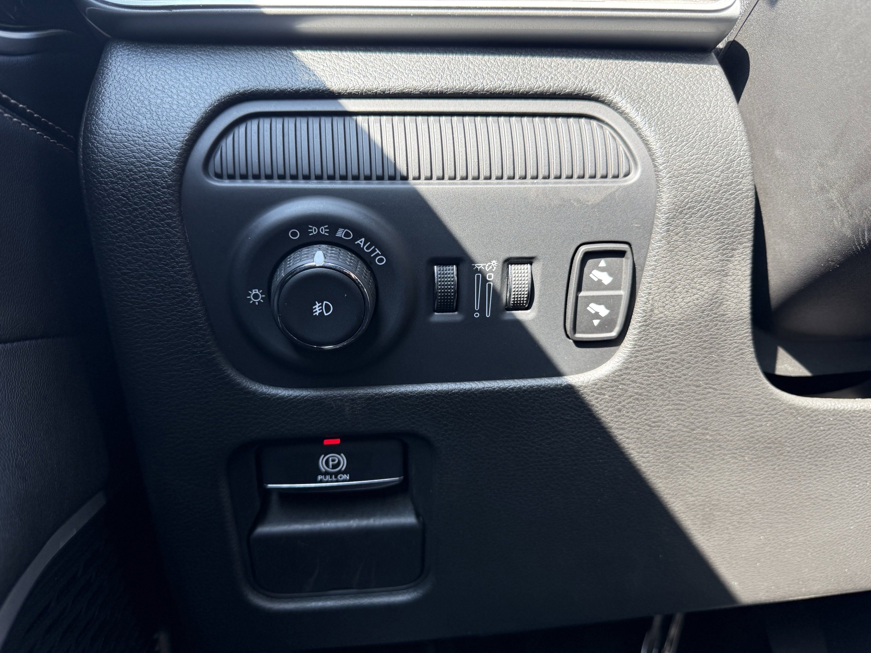 Used 2024 Jeep Wagoneer Series II w/ Flexible Seating Group image 88