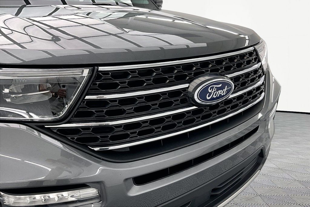 Certified 2023 Ford Explorer XLT w/ Equipment Group 202A AWD/4WD image 29