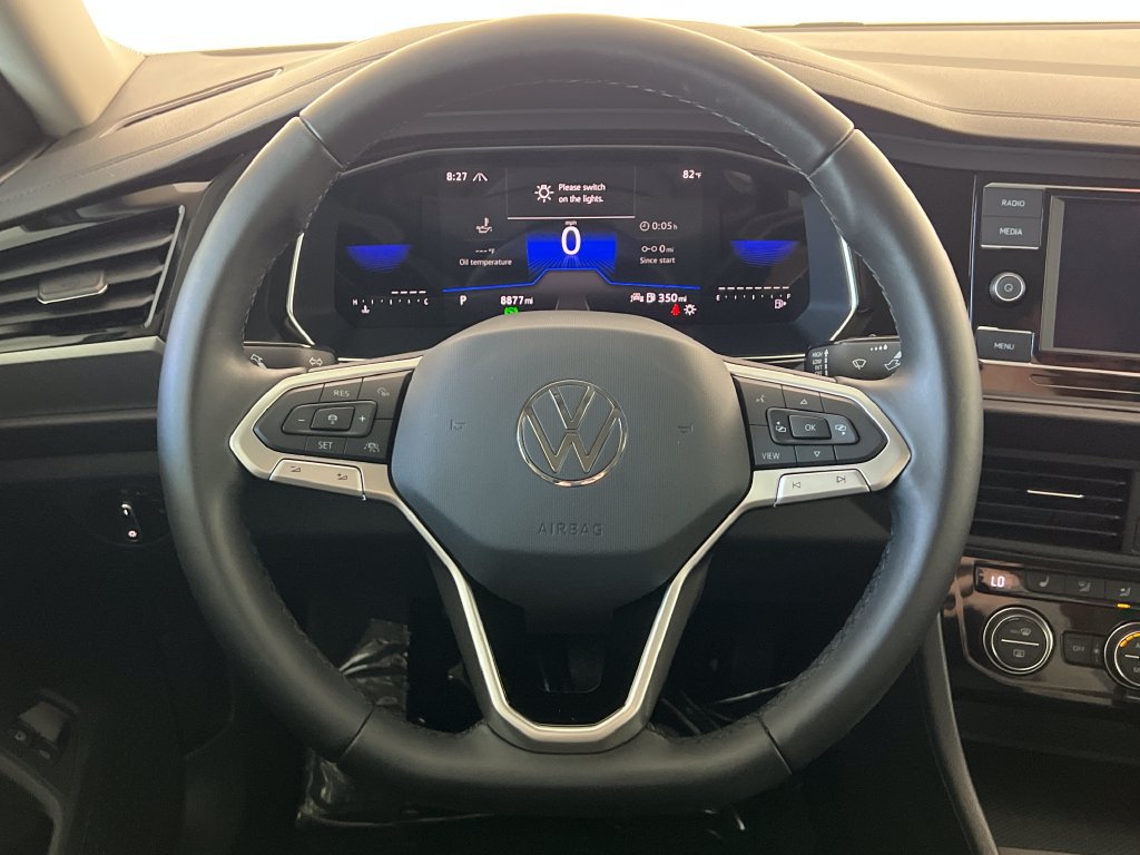 Used 2023 Volkswagen Jetta SE FWD image 16