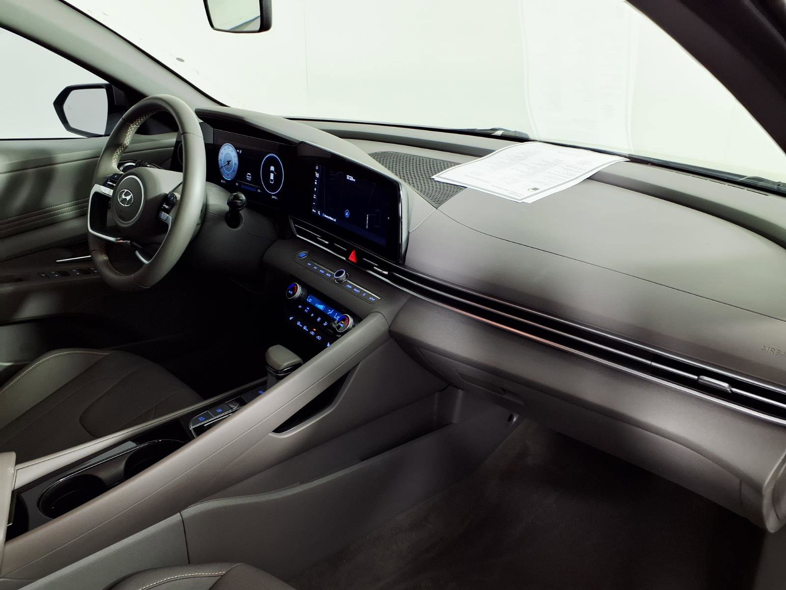 Certified 2023 Hyundai Elantra SEL w/ Convenience Package FWD image 9