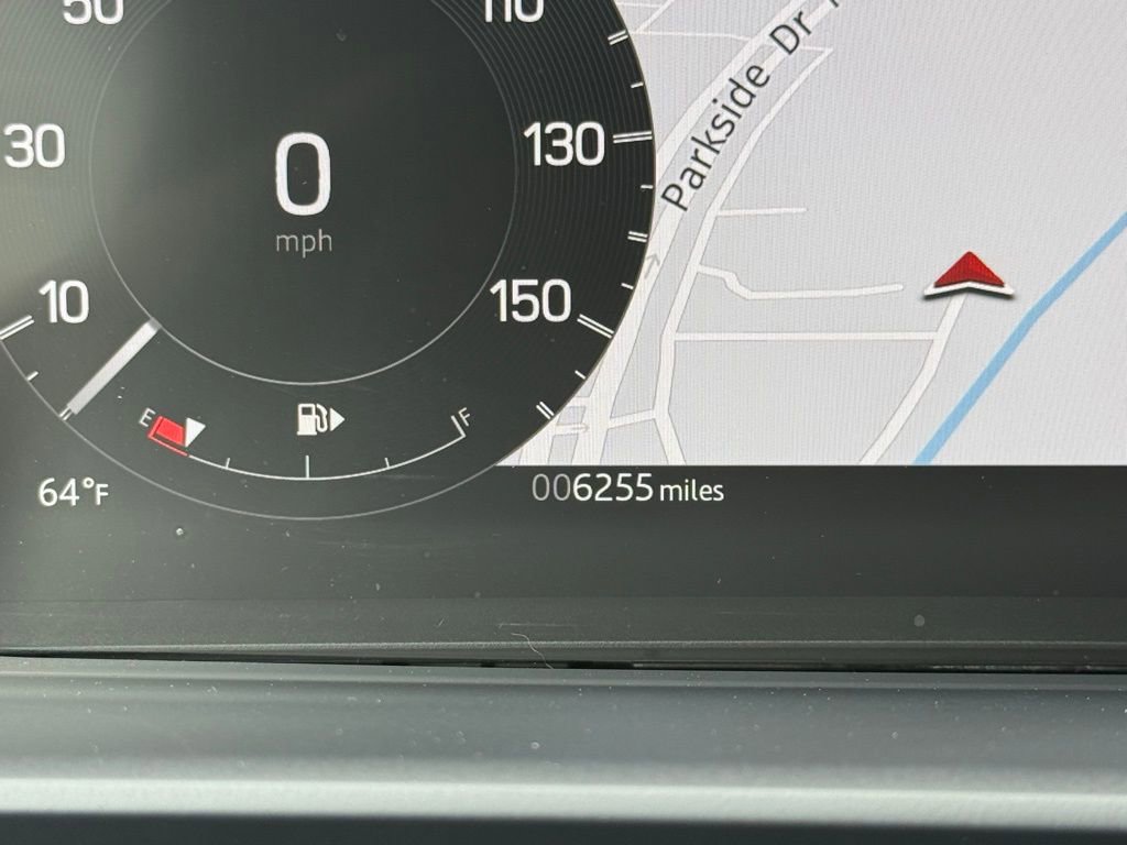 Certified 2025 Land Rover Discovery Dynamic SE image 31