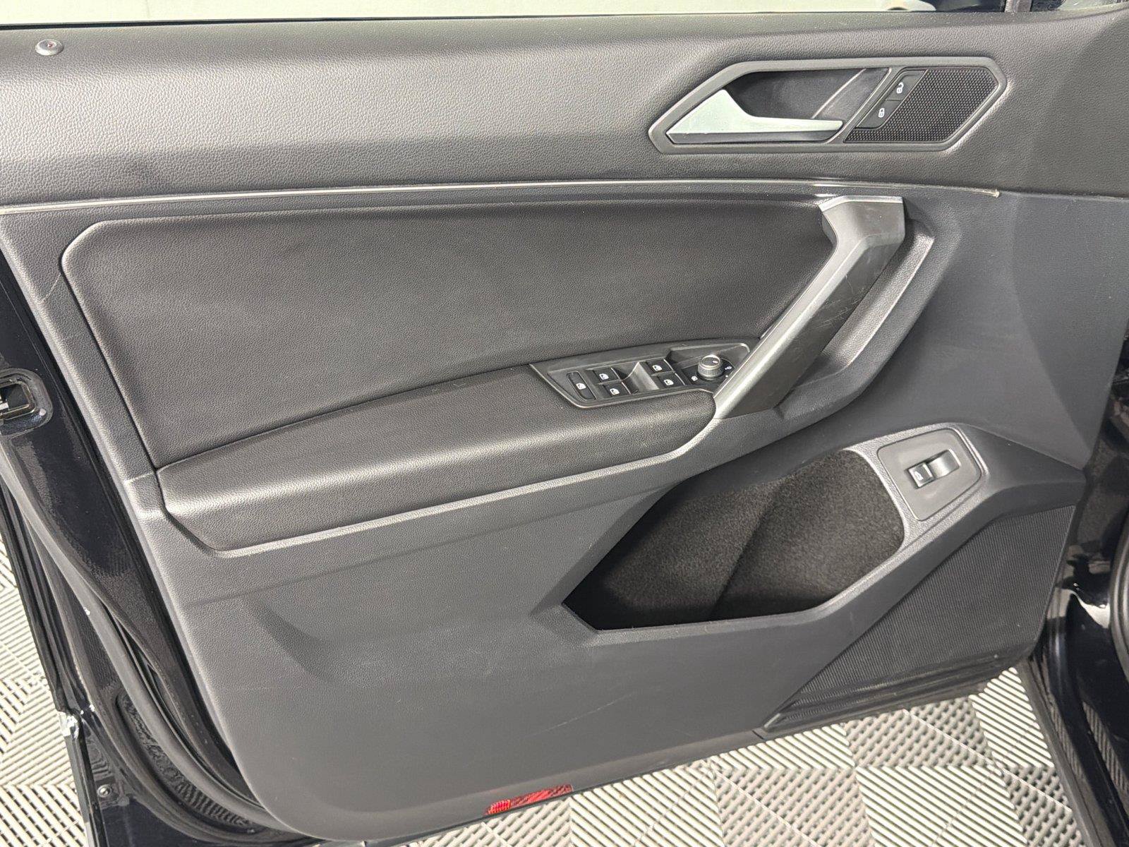 Used 2021 Volkswagen Tiguan SEL AWD/4WD image 10