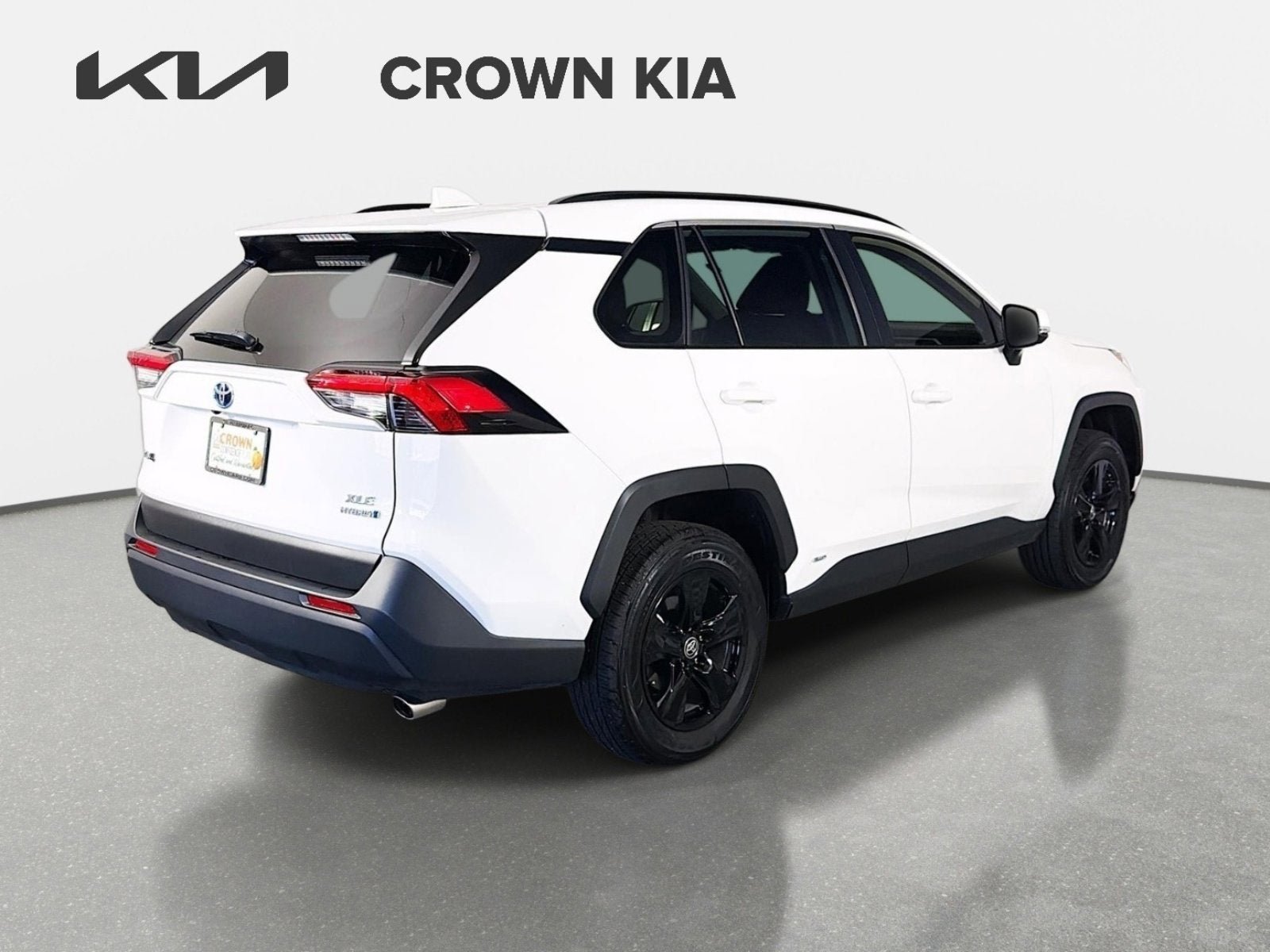 Used 2023 Toyota RAV4 XLE AWD/4WD image 6