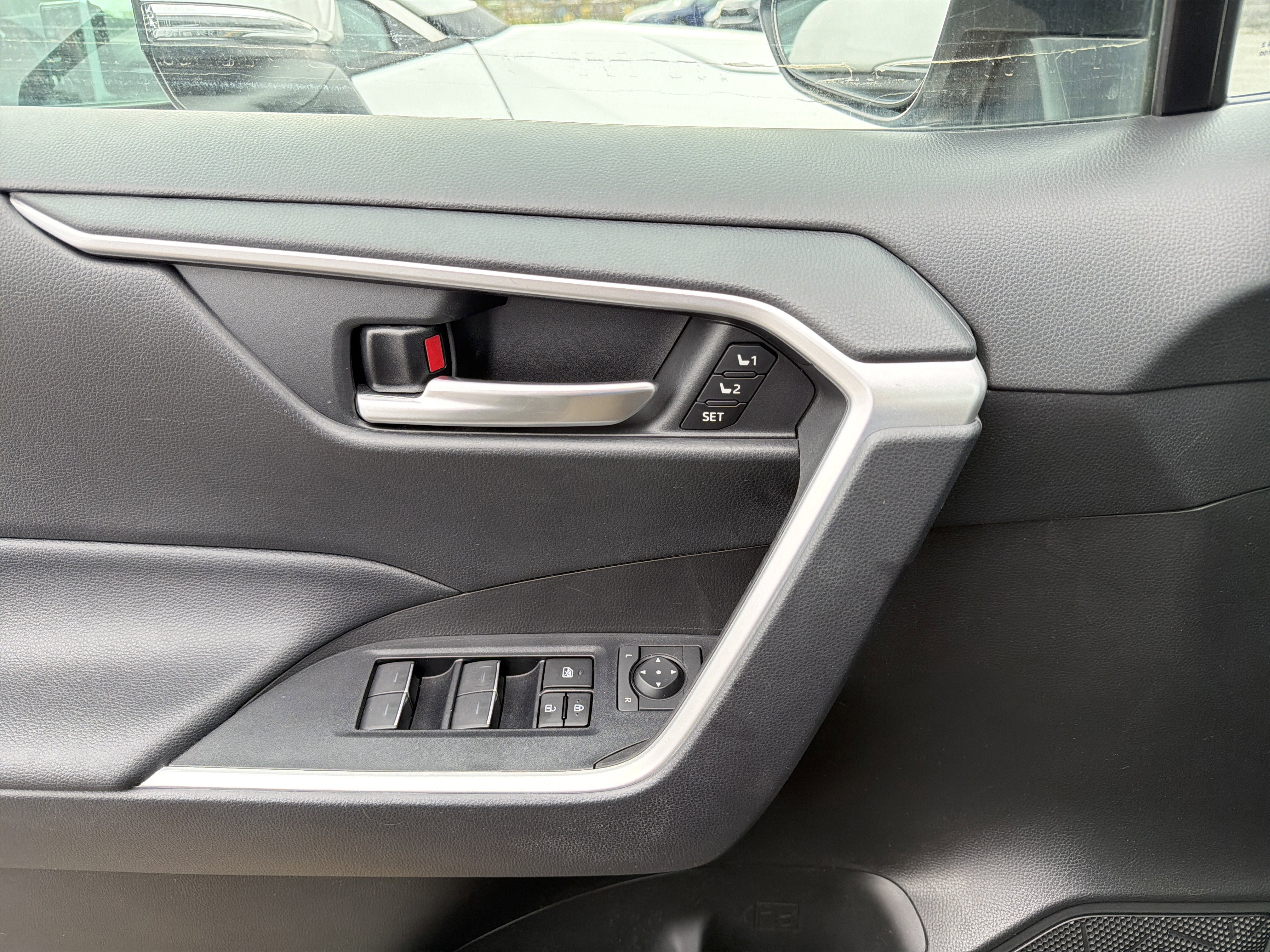 Used 2023 Toyota RAV4 XLE Premium AWD/4WD image 15