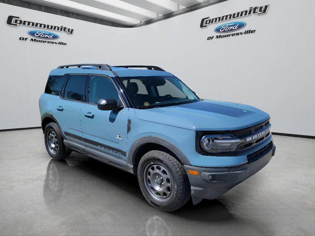 Used 2023 Ford Bronco Sport Outer Banks image 3