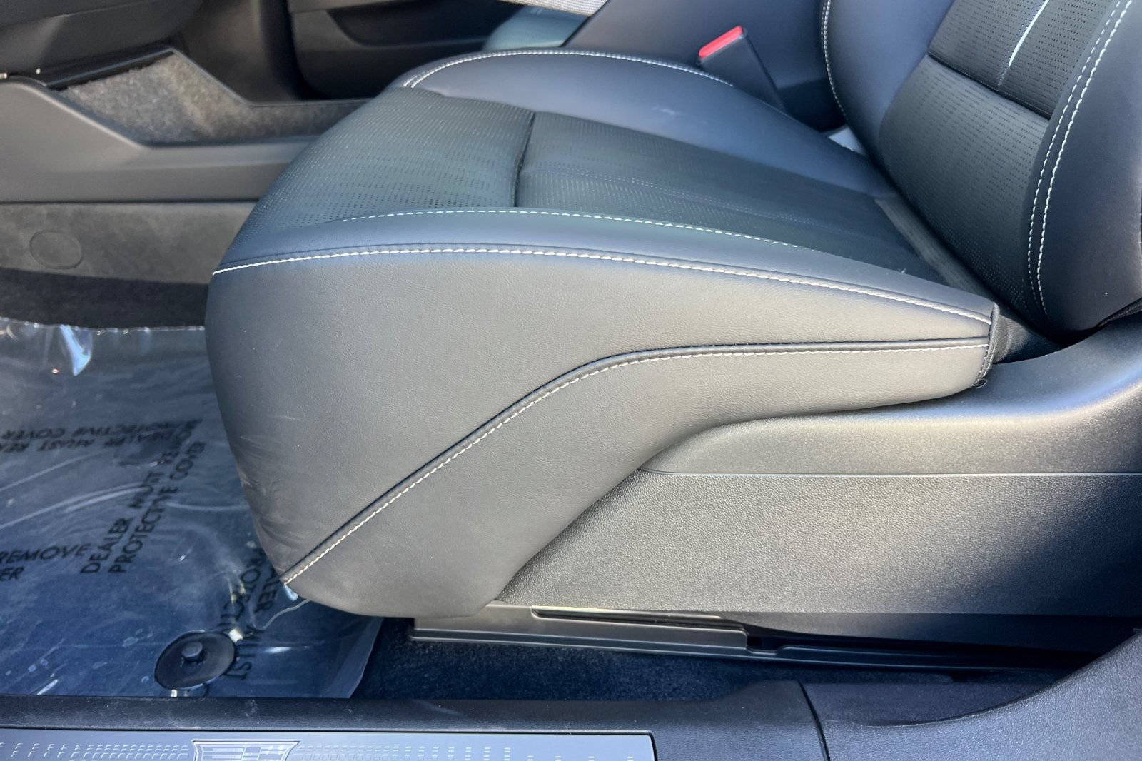 Used 2026 Cadillac Optiq Luxury 2 w/ LPO, Floor Liner Package RWD image 12