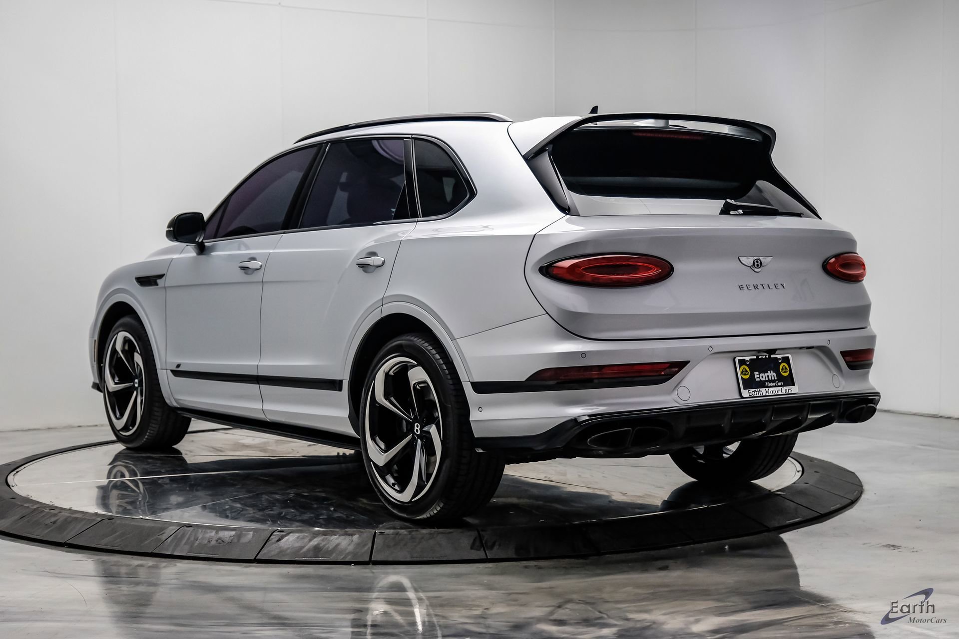 Used 2022 Bentley Bentayga AWD/4WD image 11