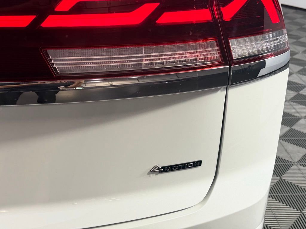 Used 2024 Volkswagen Atlas Cross Sport SEL Premium R-Line AWD/4WD image 13