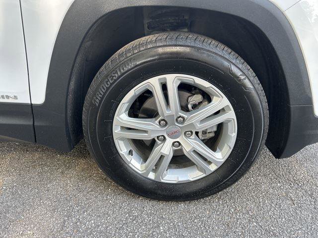 Used 2024 GMC Terrain SLE image 40