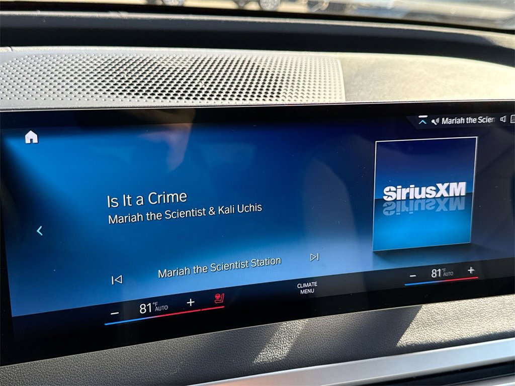 Used 2023 BMW iX xDrive50 w/ Sport Package image 12