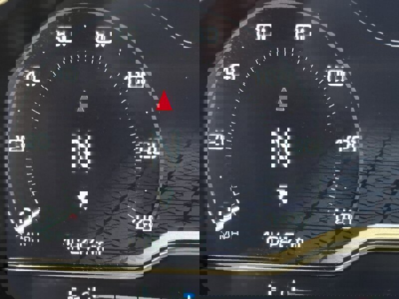 Used 2025 GMC Sierra 1500 SLT w/ SLT Premium Package image 3