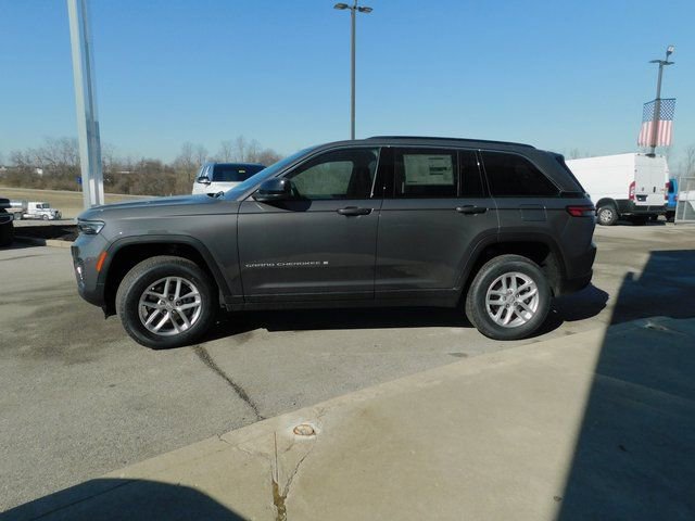 New 2026 Jeep Grand Cherokee Laredo w/ Trailer Tow Package RWD image 23