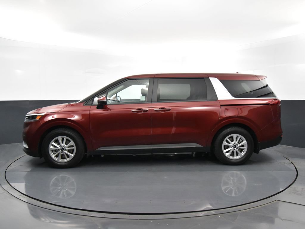Used 2024 Kia Carnival LX image 8