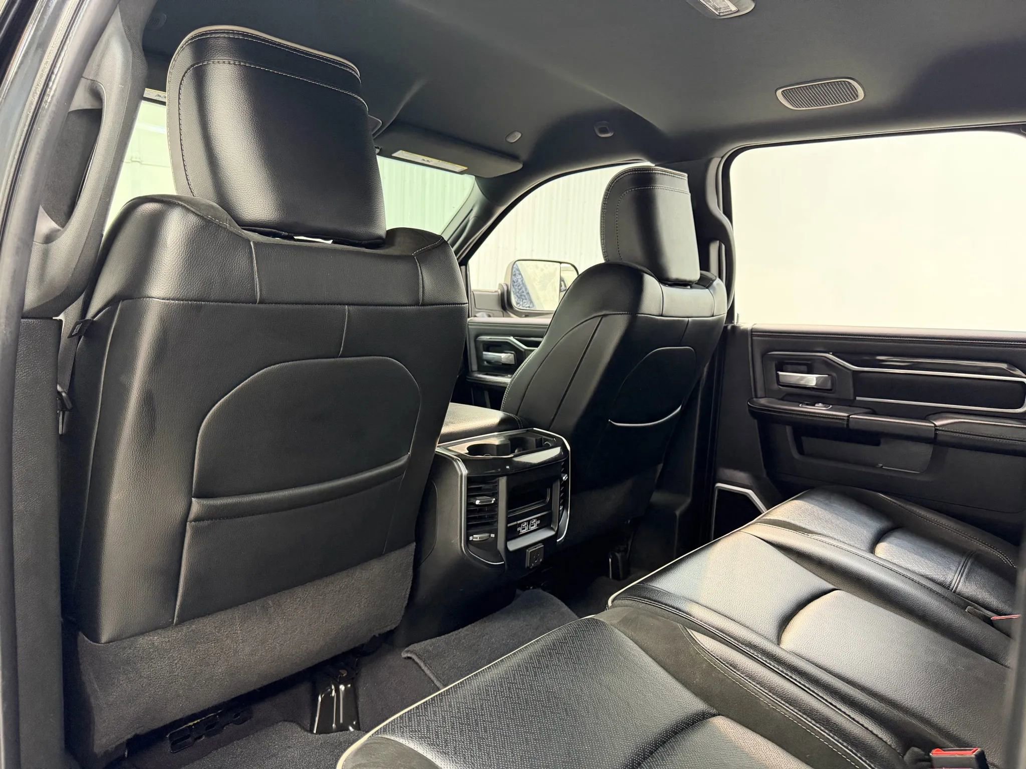 Used 2022 RAM 3500 Laramie w/ Night Edition image 16