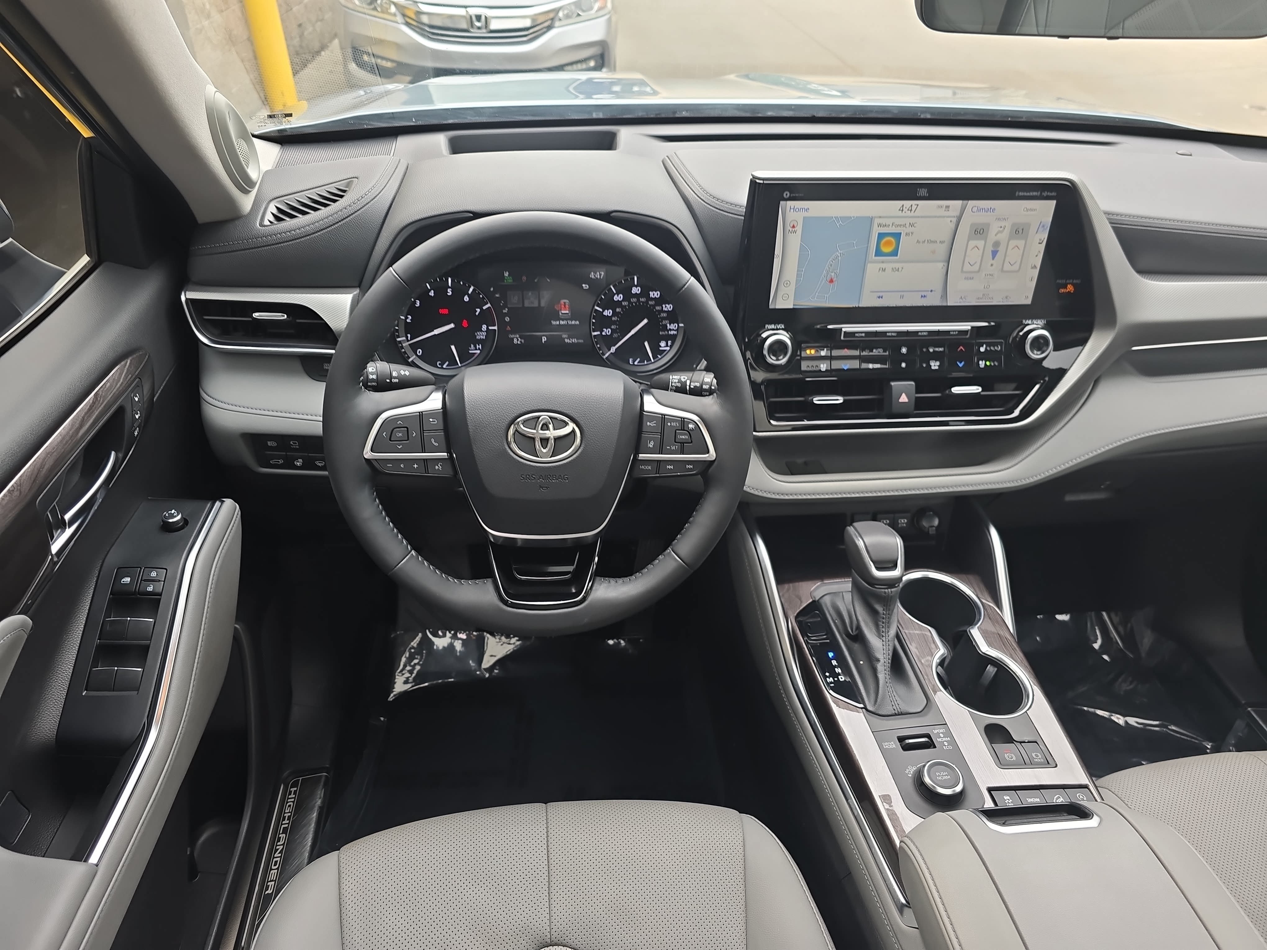 Used 2020 Toyota Highlander Platinum AWD/4WD image 15