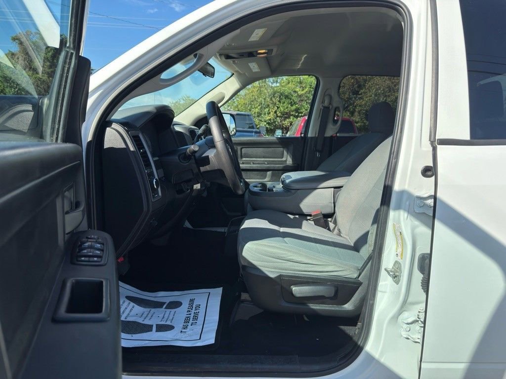 Used 2018 RAM 2500 Tradesman w/ Chrome Appearance Group image 11