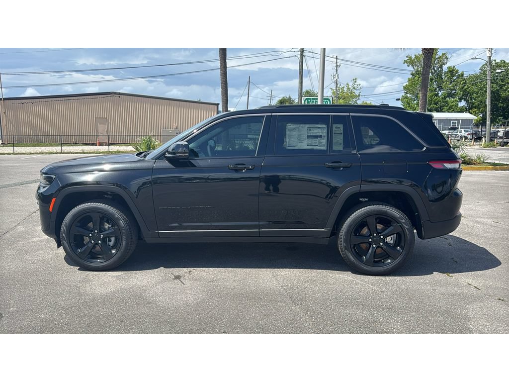 New 2026 Jeep Grand Cherokee Limited w/ Limited Altitude Package RWD image 3