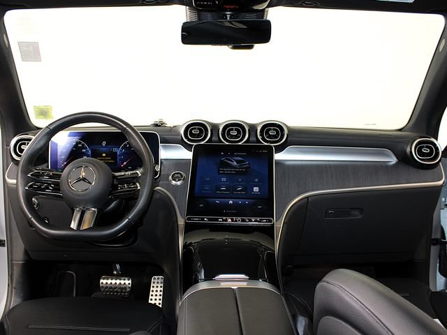 Used 2024 Mercedes-Benz GLC 300 4MATIC image 13